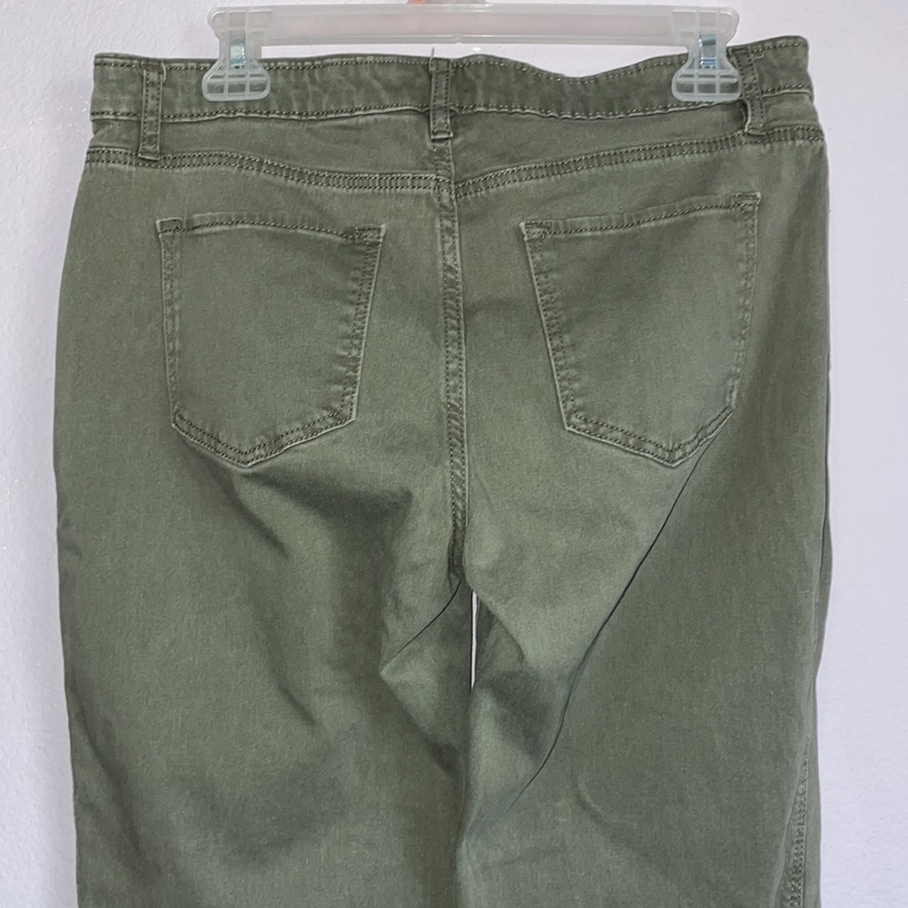 Liz Claiborne Jeans - Picture 3 of 5